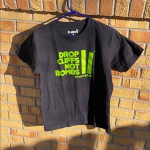 Planks Short Sleeve Tee “Drop Cliffs Not Bombs” M Black/Green